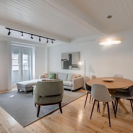 Be Fully Renovated! In The Heart Of The Old Town - Bica Apartment *