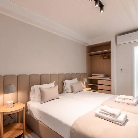 Be Modern & Spacious With A Private Patio! On Bica Funicular Street - Lis Downtown Apartmán