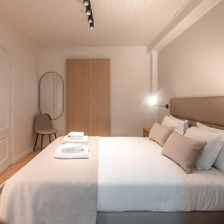 Apartmán Be Modern & Spacious With A Private Patio! On Bica Funicular Street - Lis Downtown