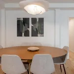 Be Modern & Spacious With A Private Patio! On Bica Funicular Street - Lis Downtown